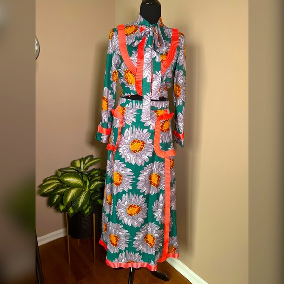 Sunflower Skirt Set - Picture 4 of 11